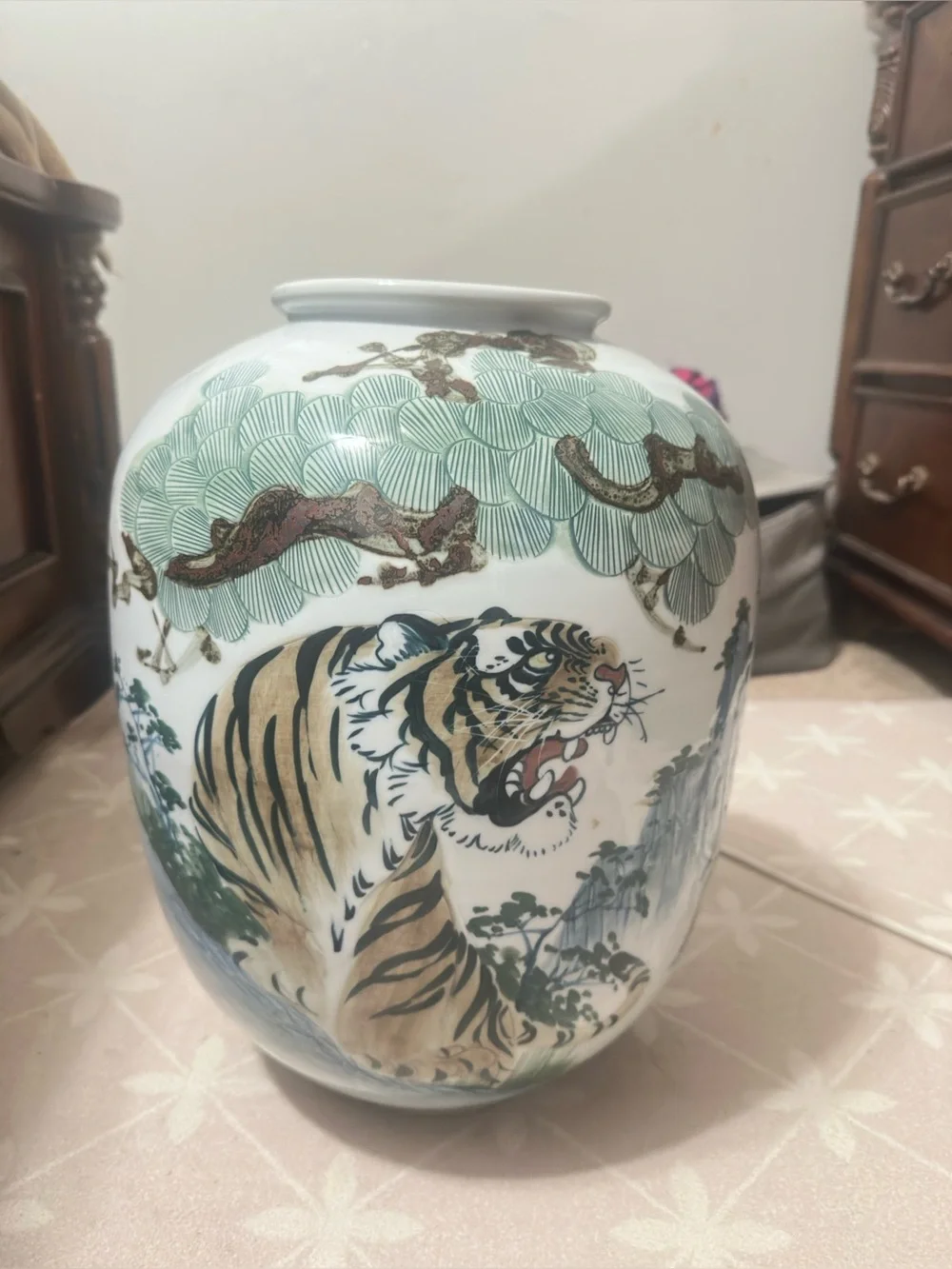 White Porcelain Decorative Vase with Hand-Painted Green Botanical Motif